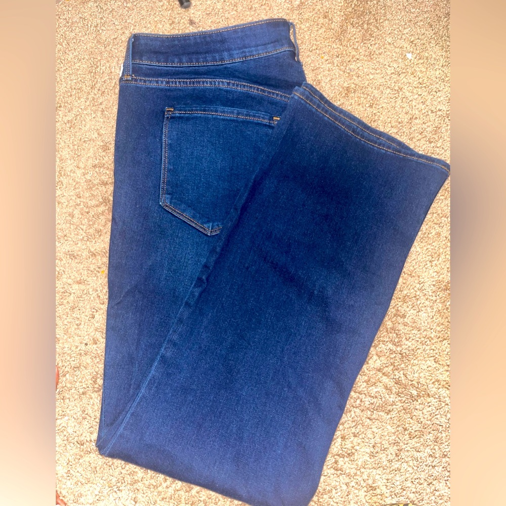 Old Navy Mid rise boot cut jeans (new w/ tag)
